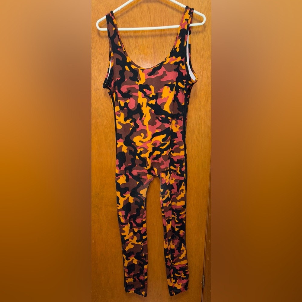 Stylish Camo Jumpsuit in Black and Orange